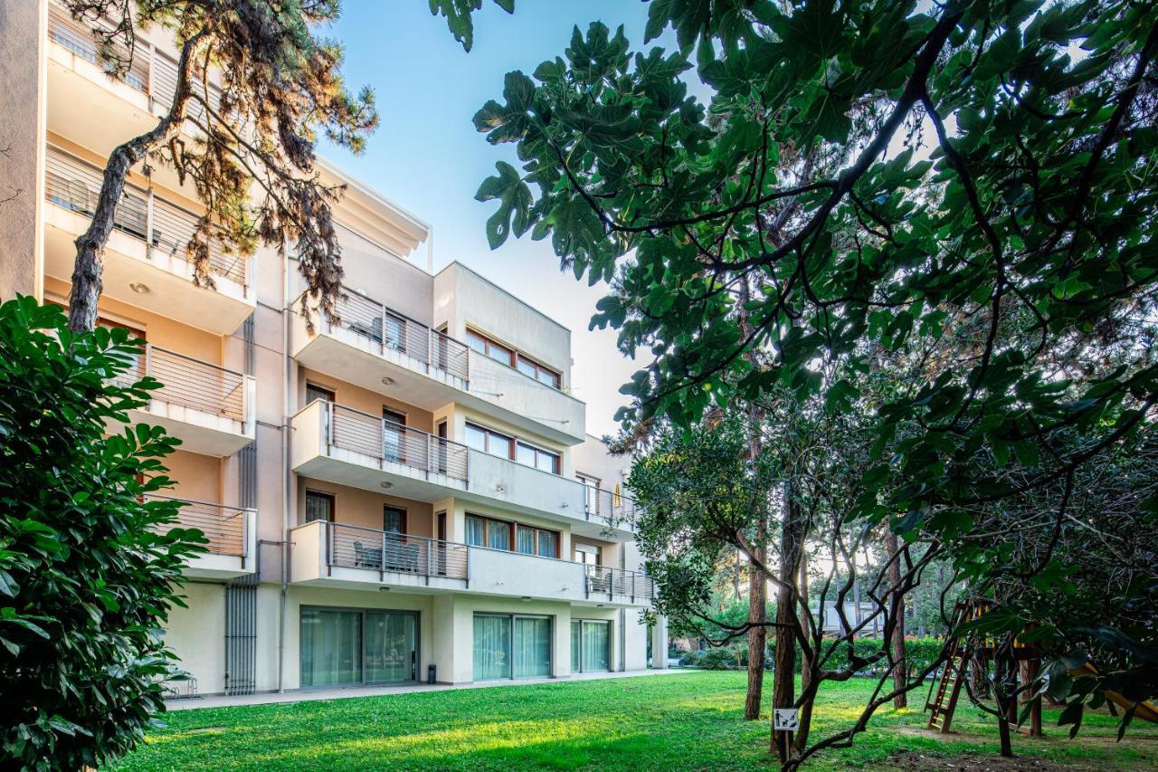 Residence Airone Lignano Sabbiadoro Eksteriør bilde