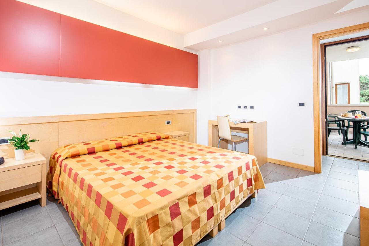 Residence Airone Lignano Sabbiadoro Eksteriør bilde