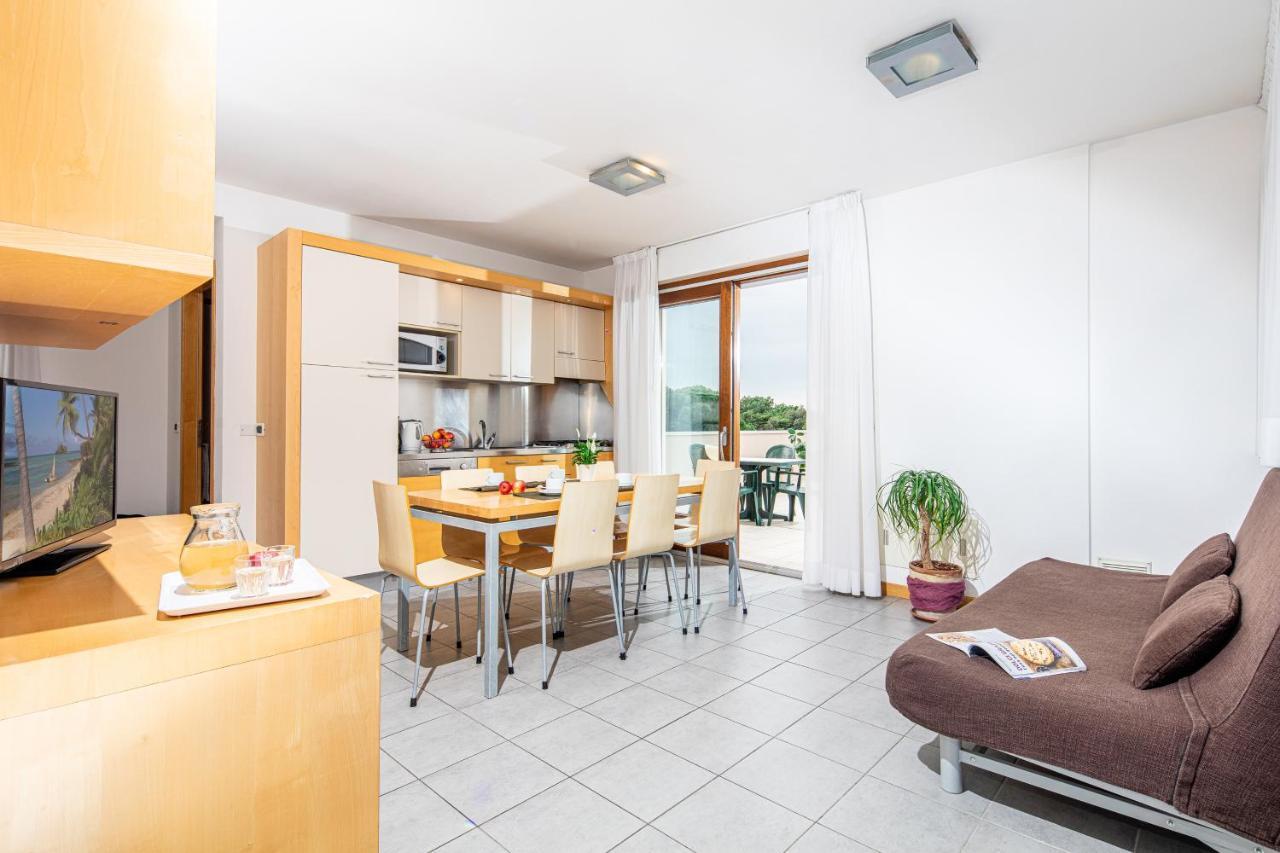 Residence Airone Lignano Sabbiadoro Eksteriør bilde